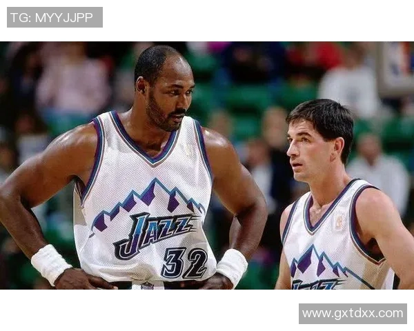 勇士与灰熊激战回顾昨日精彩瞬间全景呈现