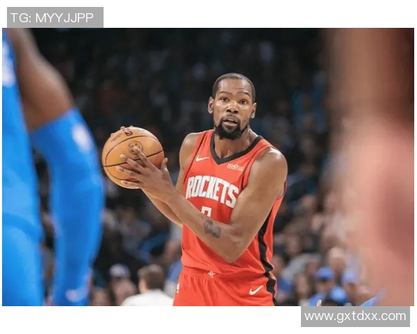 篮球明星身法揭秘如何在赛场上灵活应对对手的防守与进攻策略